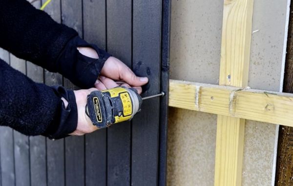 Montering av Heftig kledning med skjult innfesting