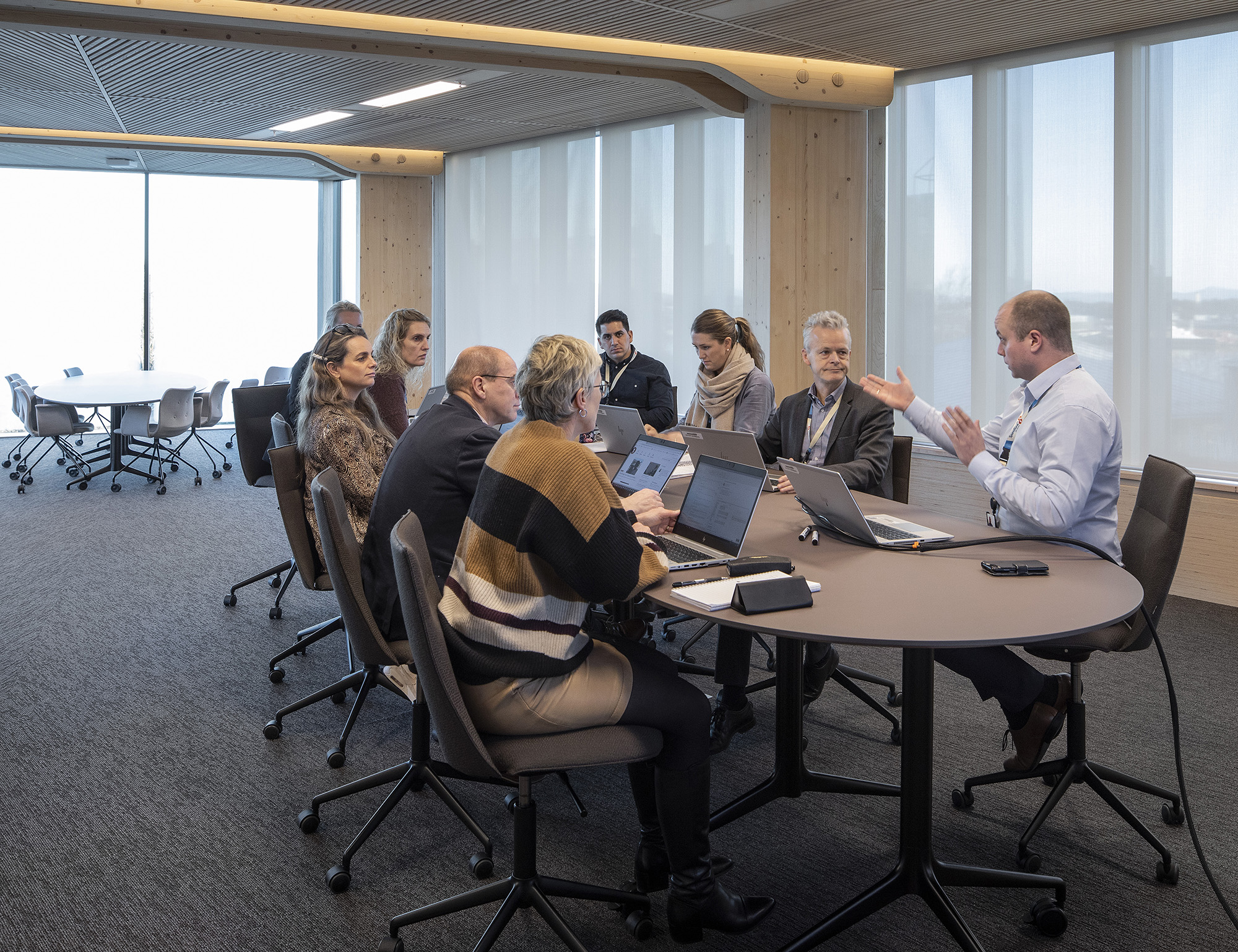 Forbedret akustikk med spilehimling