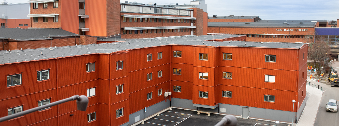 Modulbyggnad som kan återbrukas. Placering framför Centralsjukhuset