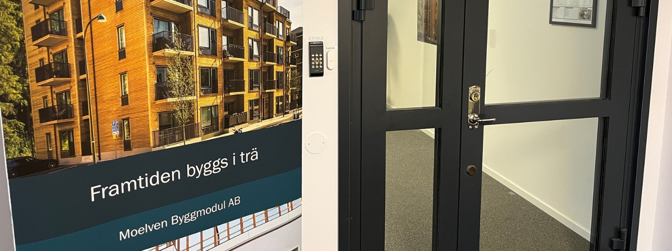 Dörr till Moelven Byggmodul AB