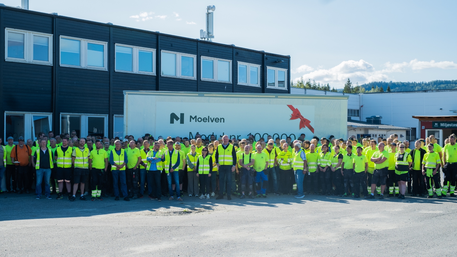 Modul nummer 100.000 gikk ut av fabrikken til Moelven Byggmodul i dag