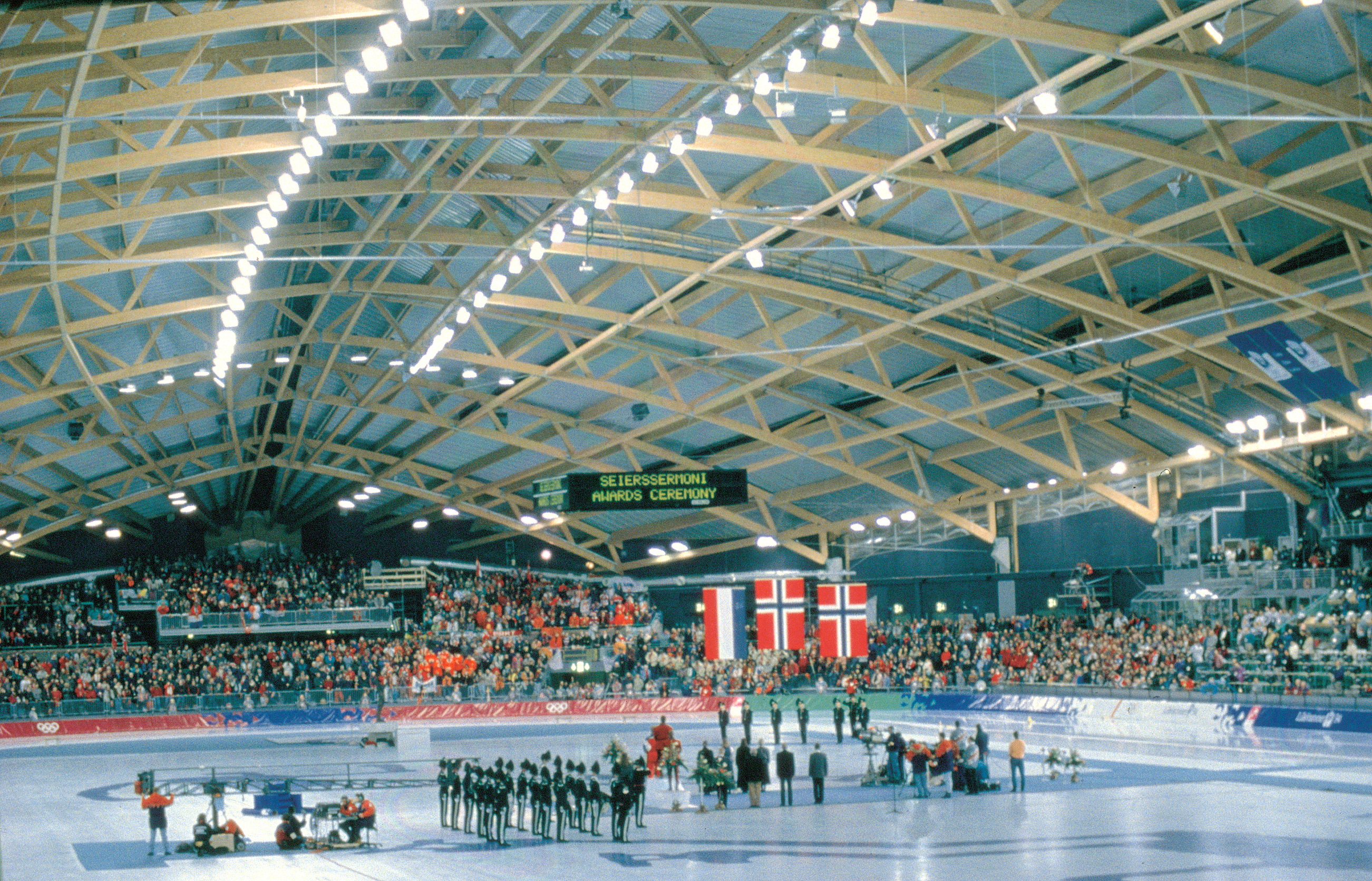 Vikingskipet är den första byggnaden som har konstruerats med böjda limträbalkar över stora avstånd.