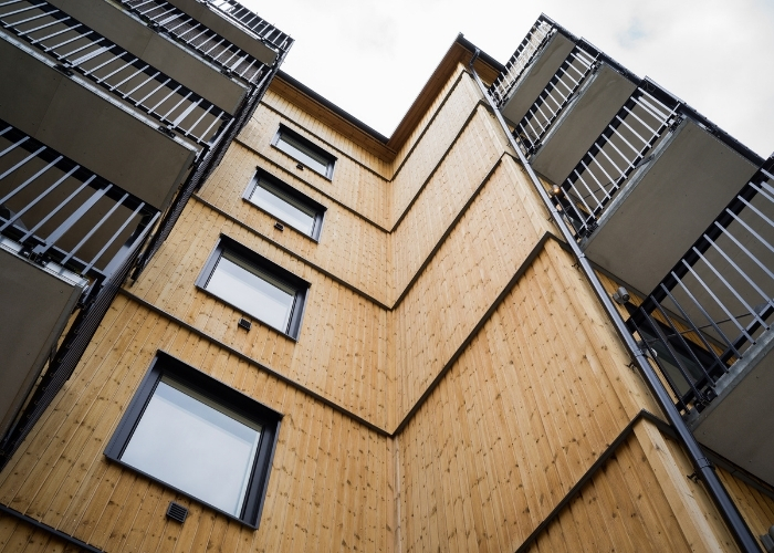 Modulbygg: Skogsflyet, miljöbyggnad detalj på fasad