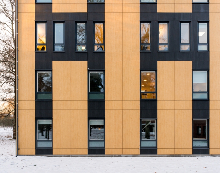 Moelven Byggmoduls sjukhusbyggnader lyfts på plats på bara ett par veckor