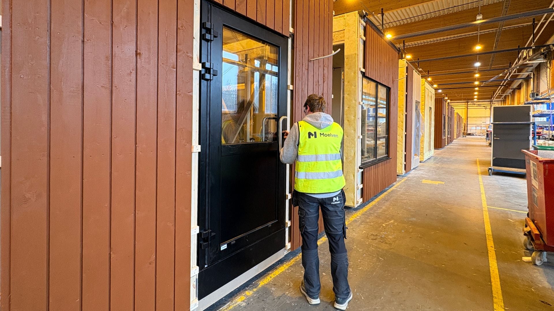 Moduler i produksjon i fabrikken hos Moelven Byggmodul AS.