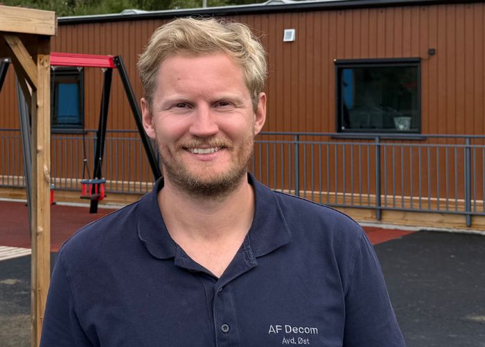 Fasade av Solør videregående skole, tilbygg som modulbygg over to etasjer.