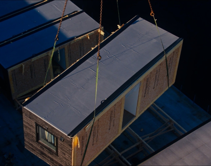 Montering av modul på byggeplass