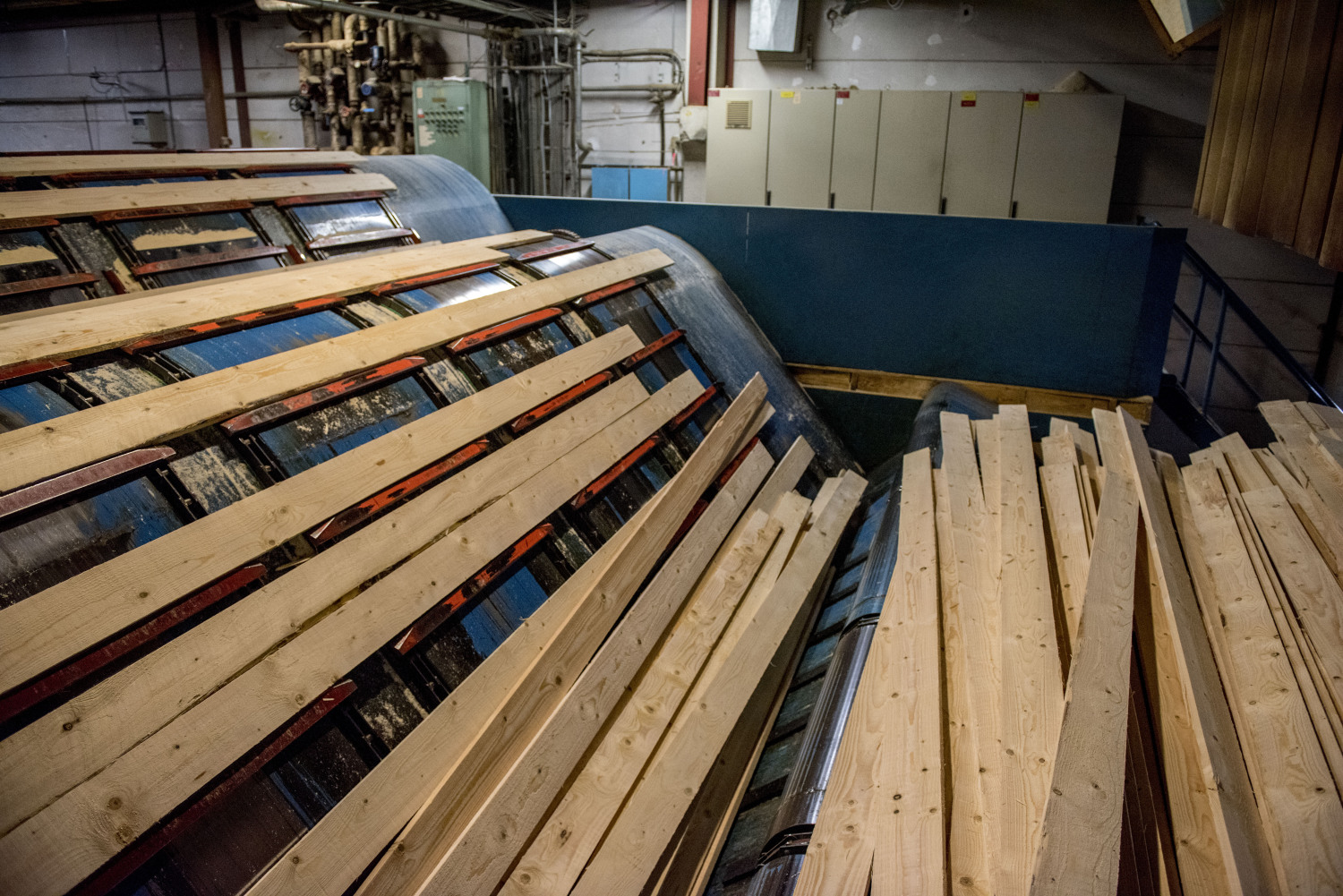 Brædder på savværk