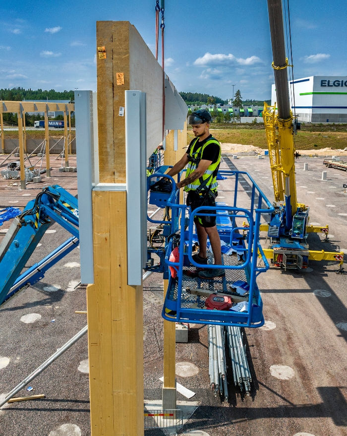 montering av limträstommen