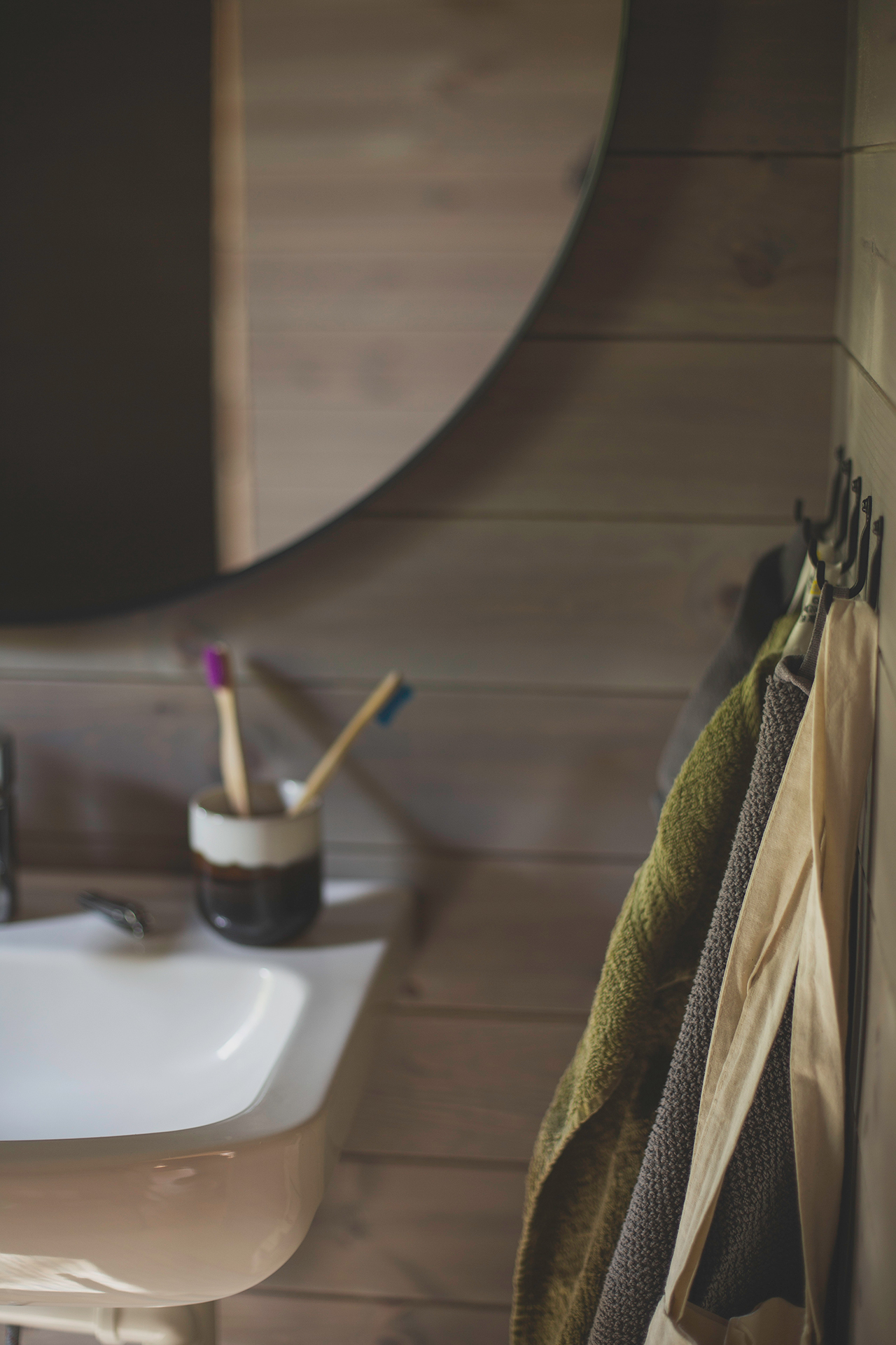 Matcha gärna panelen med jordiga färger.