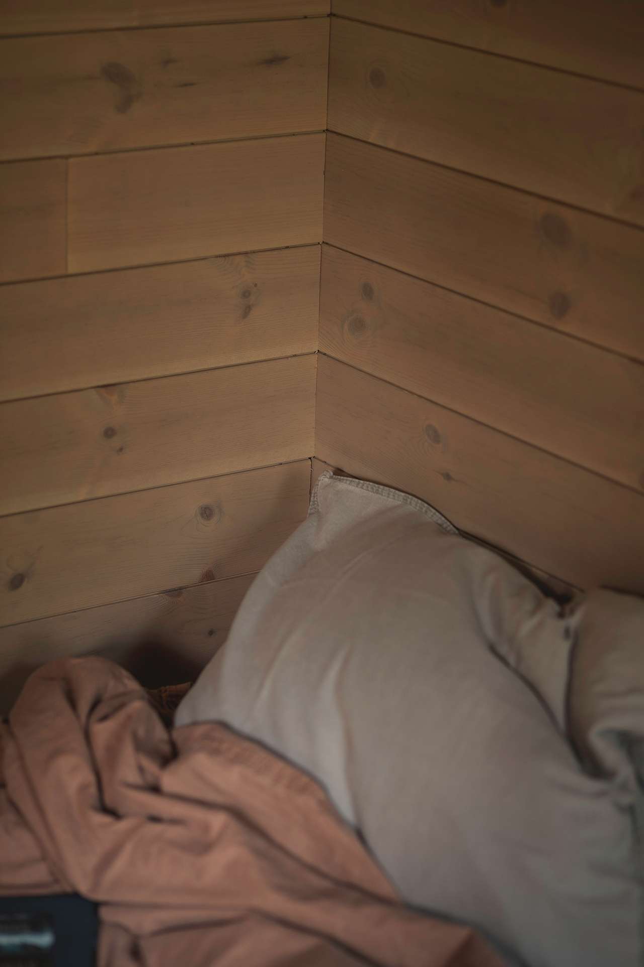 Fin övergång i hörnen med panel i nivå.