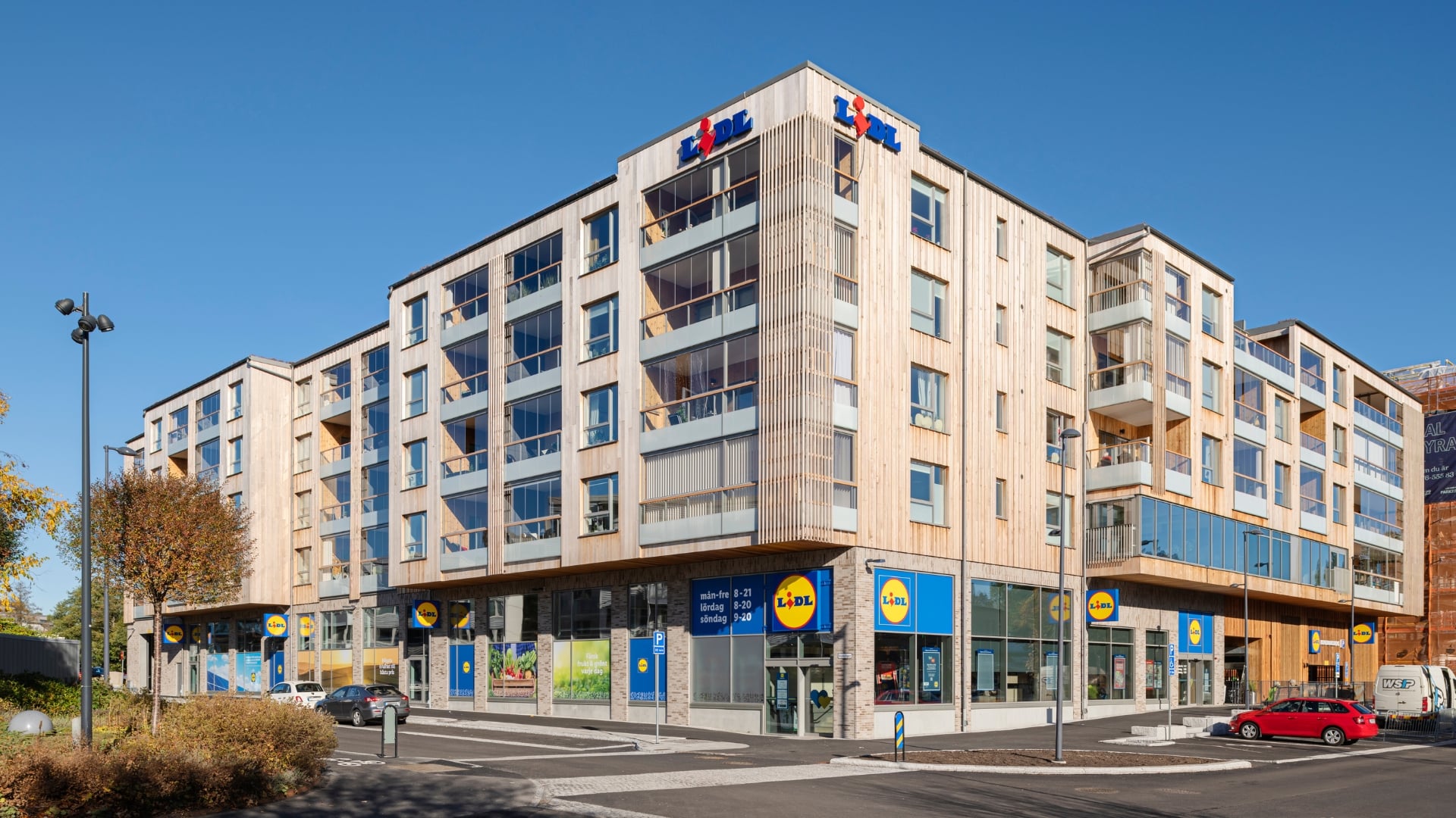 Fasad av Cederträ i olika profiler och dimensioner