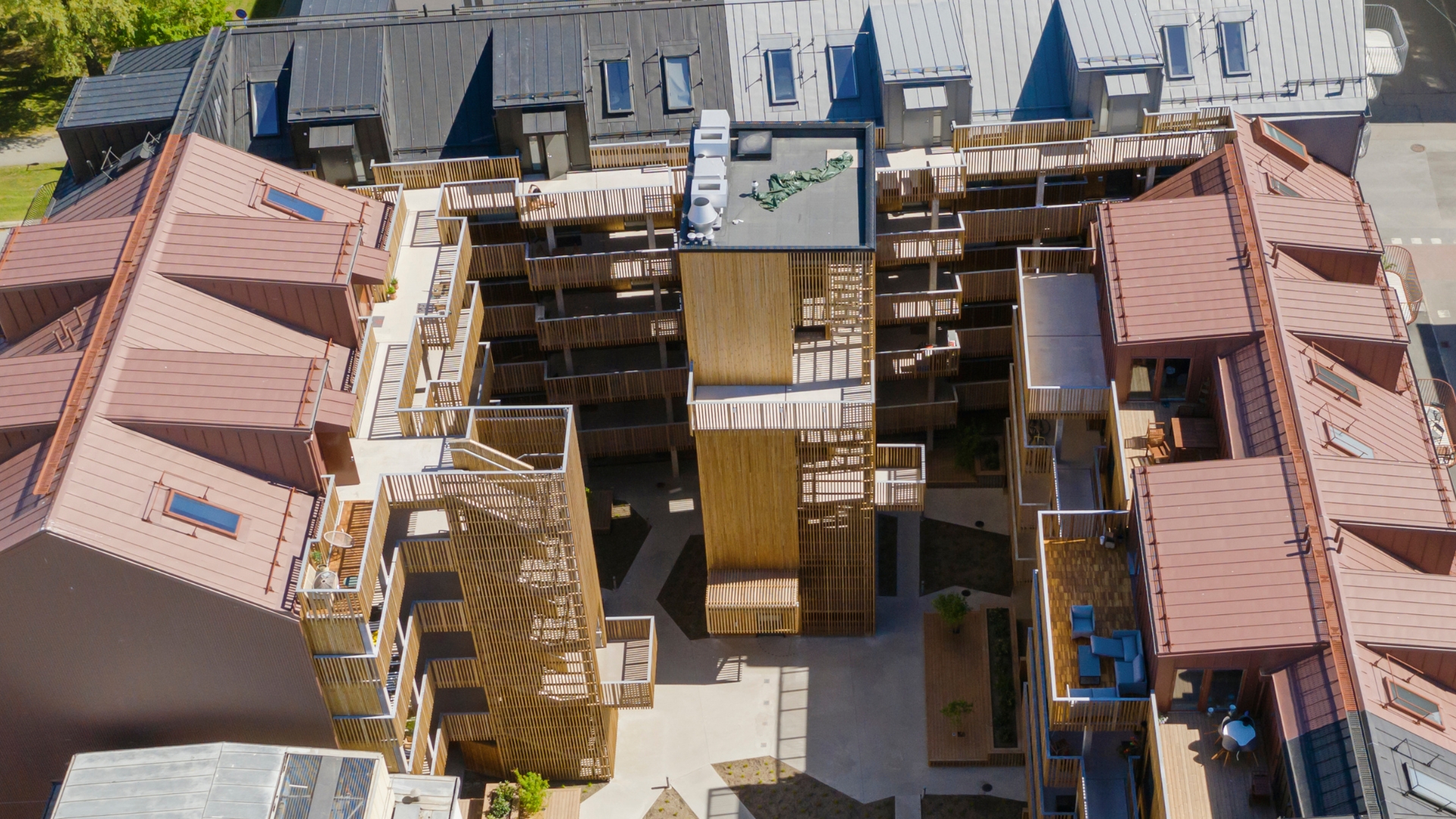 Fasad av ThermoWood med Vattenfast brandimpregnering.