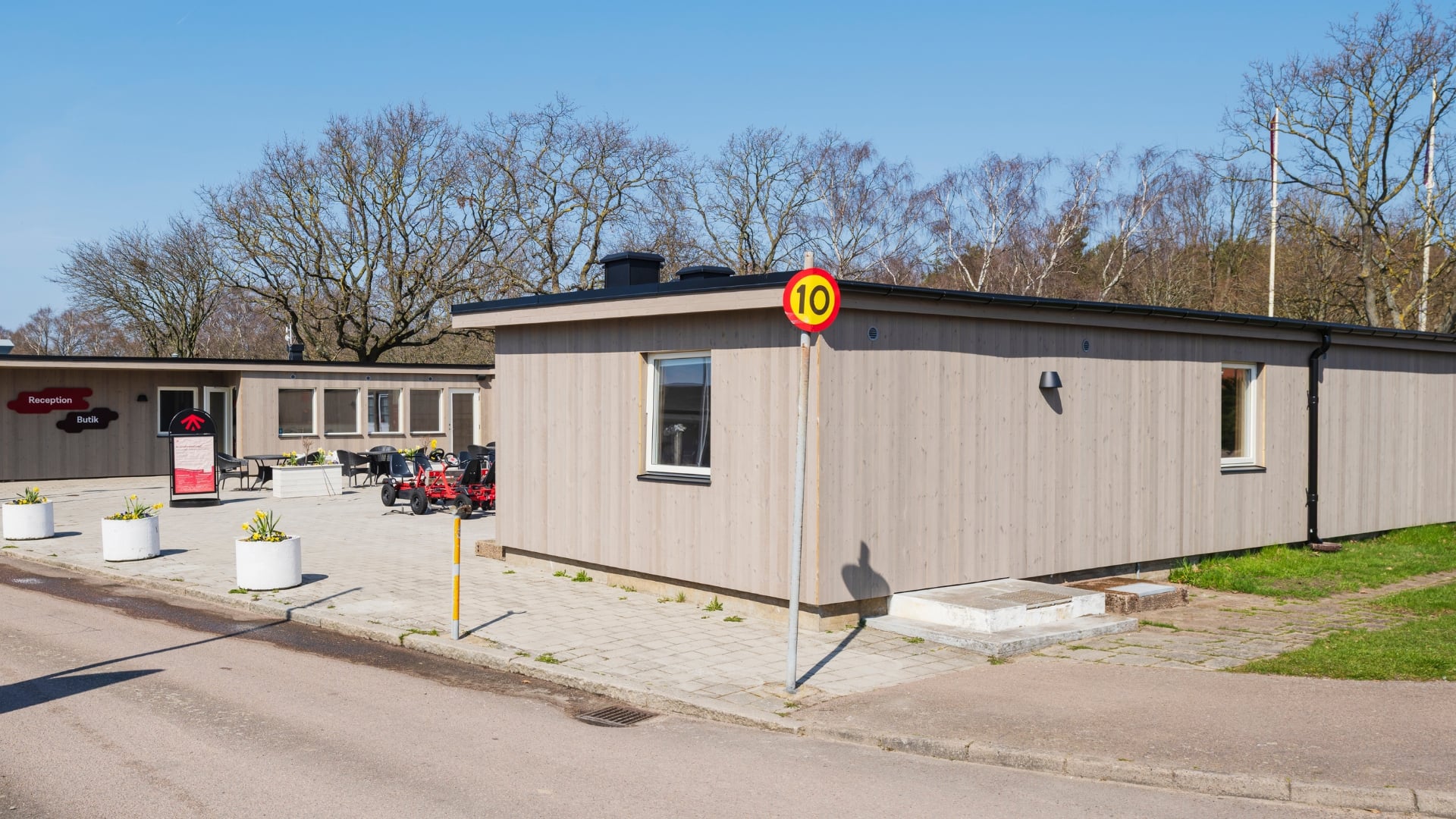 Fasad med panel av ThermoWood med  KulörOlja Silver