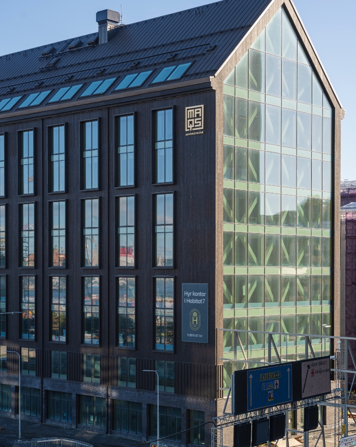 Fasad klädd med ThermoWood BT Pigment Svart