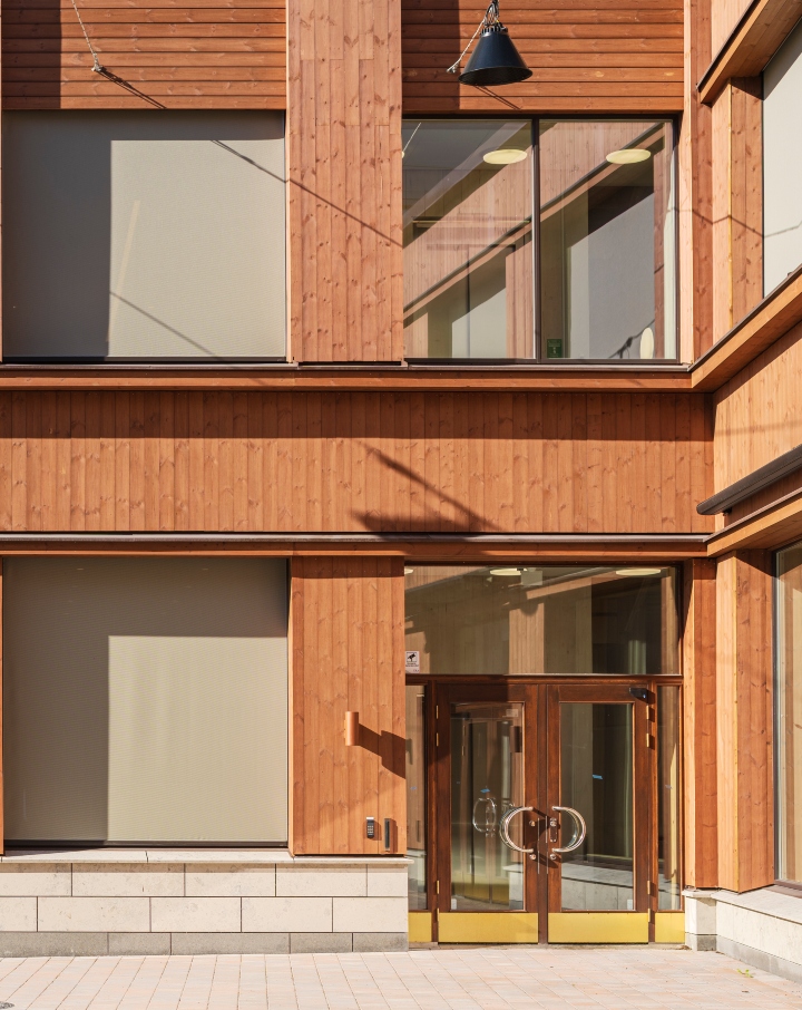 Fasad av ThermoWood BT Pigment Naturbrun