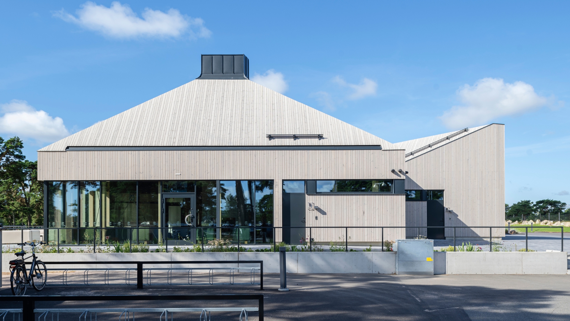 Fasad av ThermoWood med Premiumolja Patinagrå