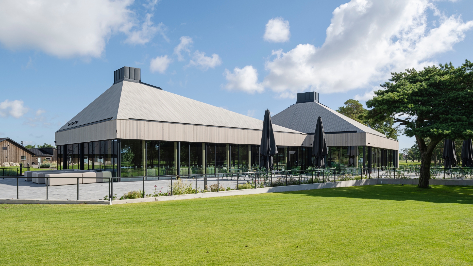 Fasad av ThermoWood med Premiumolja Patinagrå