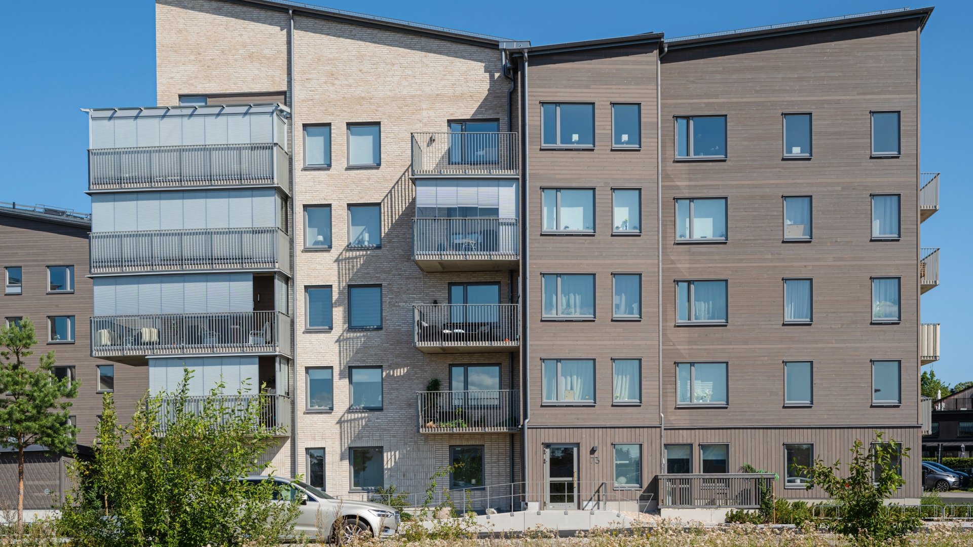 Fasad av ThermoWood BT Pigment Patinagrå