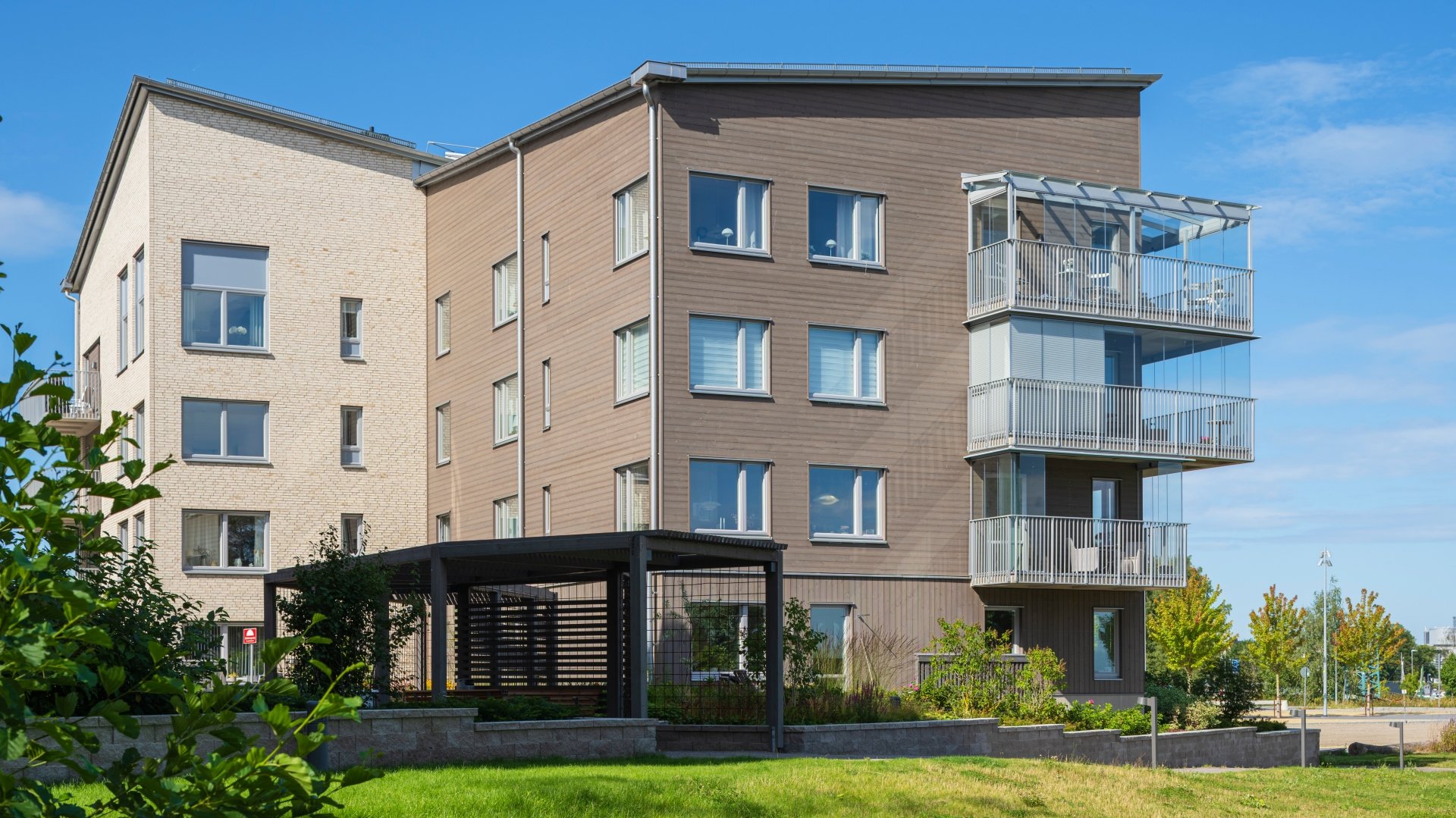 Fasad av ThermoWood BT Pigment Patinagrå