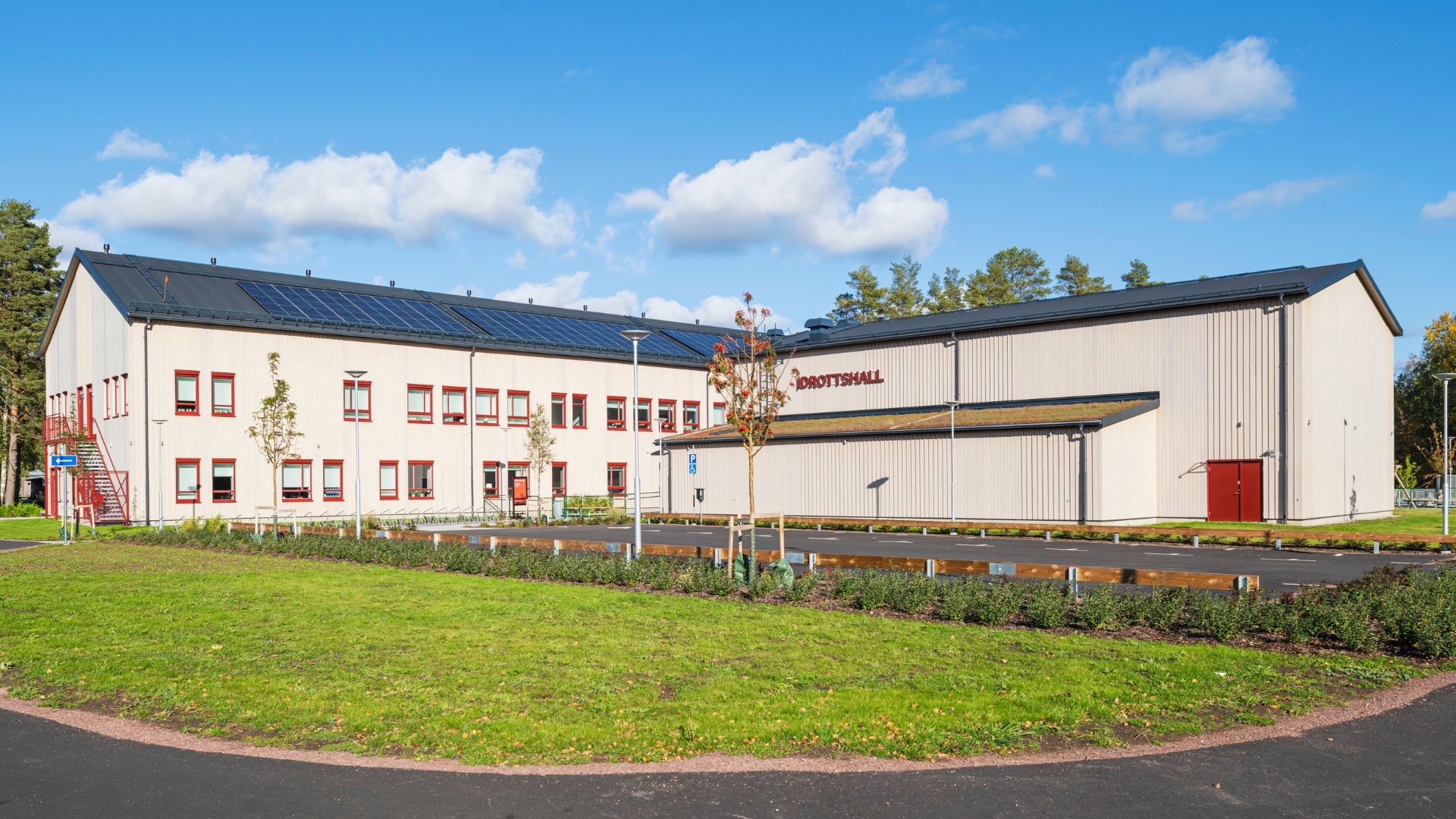 Fasad med panel av ThermoWood med Premiumolja Patinagrå