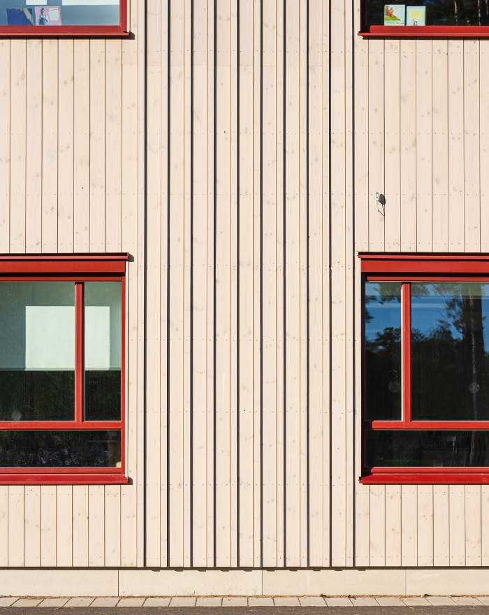 Fasad med panel av ThermoWood med Premiumolja Patinagrå