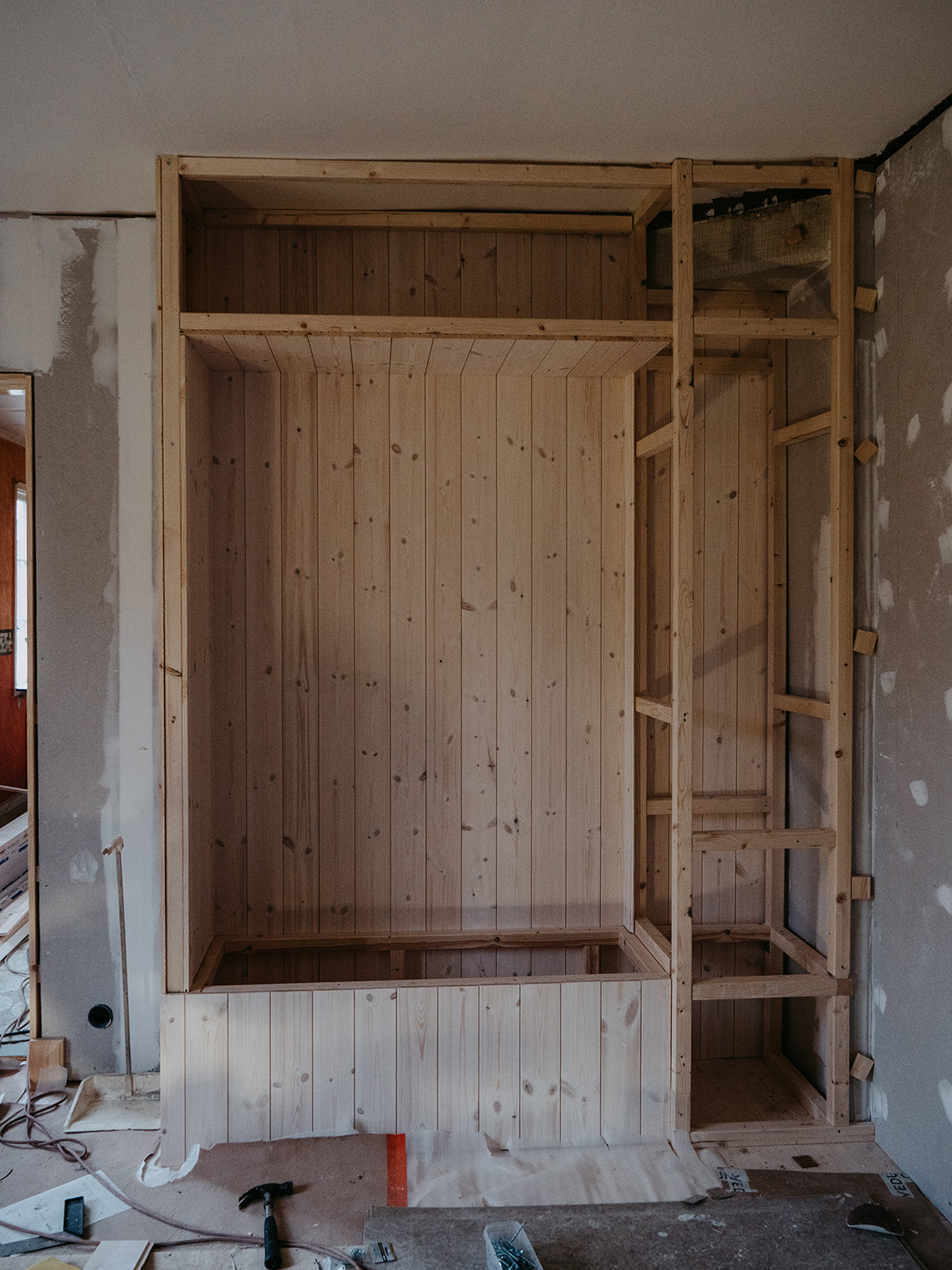 Inred med trä på tre olika sätt