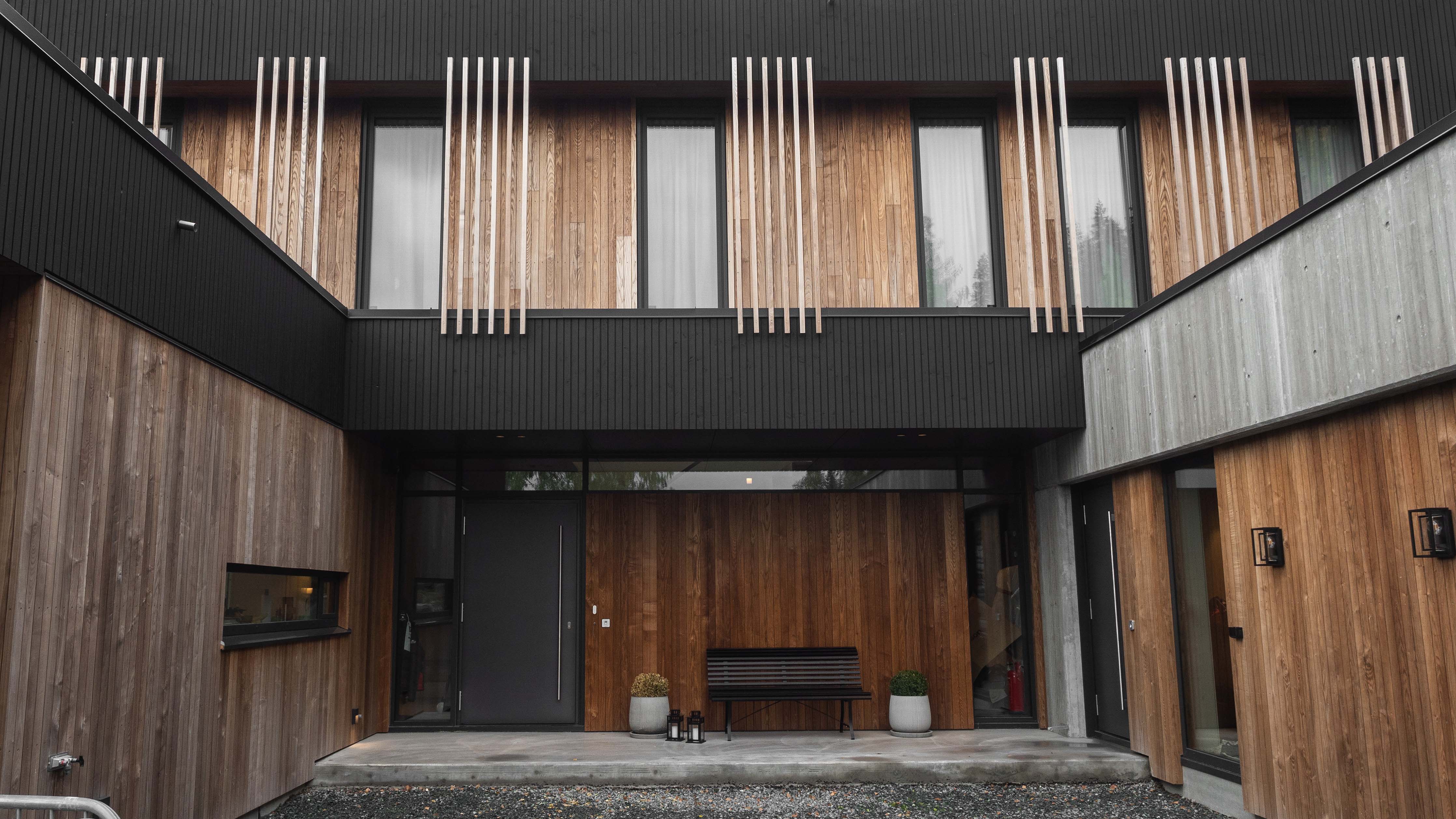 Inngangsparti i Termoask og Heftig SYN kledning