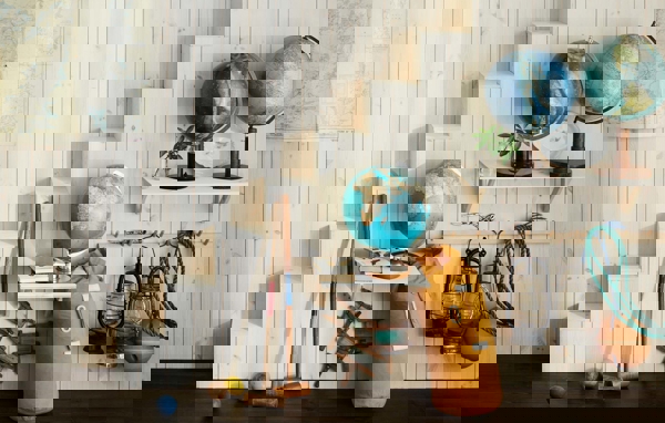 Moelven Sprekkpanel hvitlasert i lyse og trivelige omgivelser